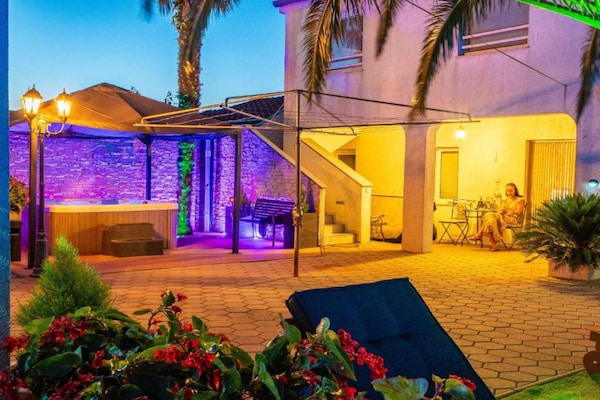 Foto van Bračić Premium Apartments with Outdoor Pool and Sauna - Superior One Bedroom Apartment with Balcony - Pool