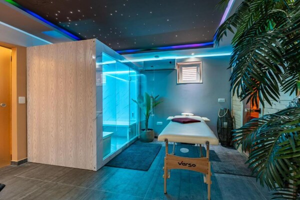 Foto van Bračić Premium Apartments with Outdoor Pool and Sauna - Superior One Bedroom Apartment with Balcony - Sauna