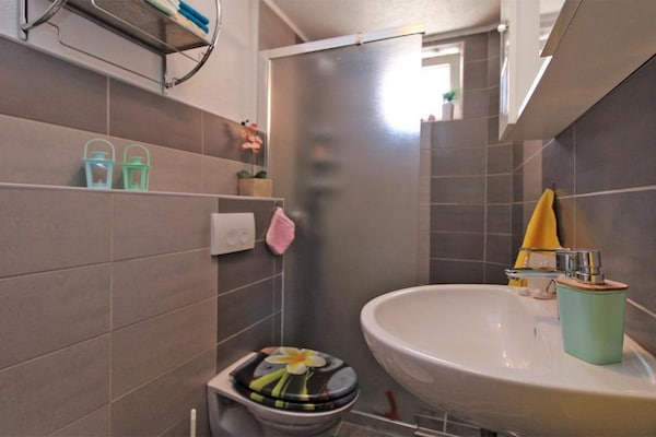 Foto van Comfort Apartment Leo - apartment with terrace - Vakantiehuis in Krnica - BathRoom