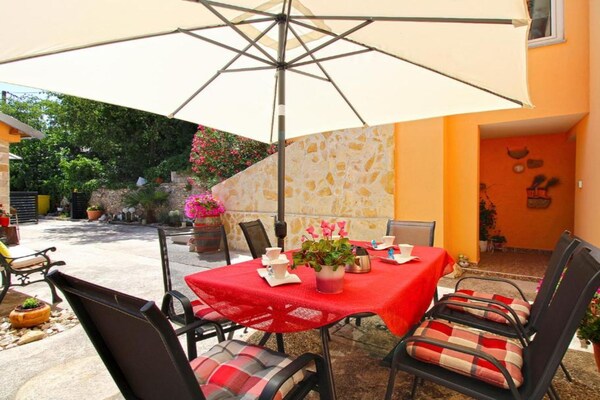 Foto van Comfort Apartment Leo - apartment with terrace - Vakantiehuis in Krnica - Terrace