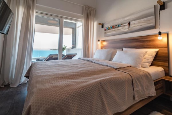 Foto van Charming Sunset View Villa with Outdoor Pool - Three Bedroom Villa - BedRoom