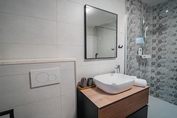 Foto van Charming Sunset View Villa with Outdoor Pool - Three Bedroom Villa - BathRoom