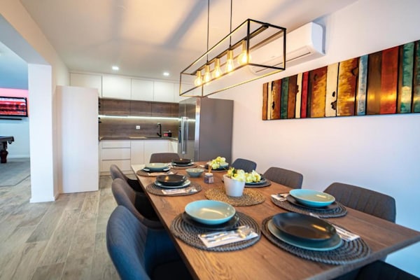 Foto van Charming Sunset View Villa with Outdoor Pool - Three Bedroom Villa - Kitchen