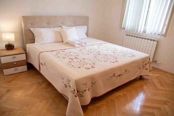 Foto van Casa Martinova - FourBedroom Villa with private Pool - BedRoom