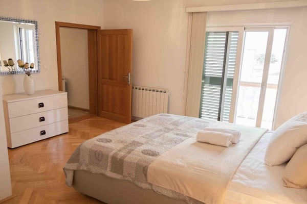 Foto van Casa Martinova - FourBedroom Villa with private Pool - BedRoom