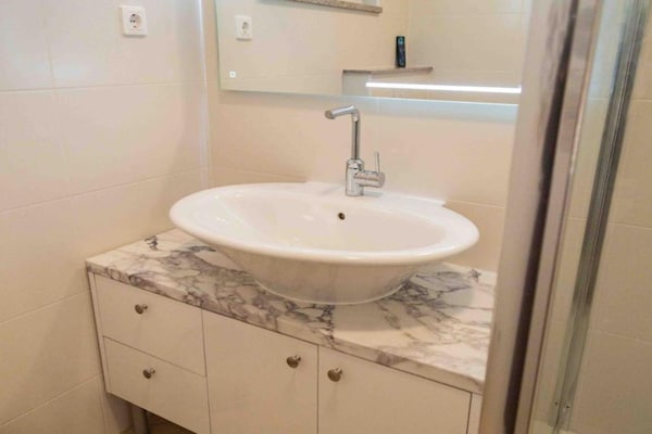 Foto van Casa Martinova - FourBedroom Villa with private Pool - BathRoom