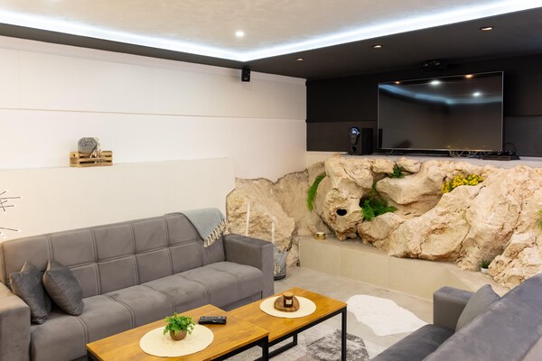 Foto van Luxe villa-retraite in Šestanovac - Vakantiehuis in Šestanovac - LivingRoom
