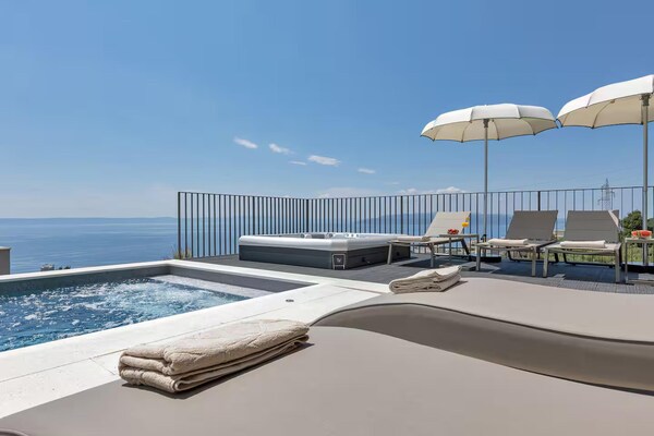 Foto van Makarska Familie Retreat met Zeezicht - Vakantiehuis in Makarska - PoolOfHouse