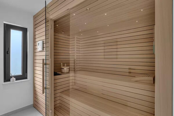Foto van Makarska Familie Retreat met Zeezicht - Vakantiehuis in Makarska - Sauna