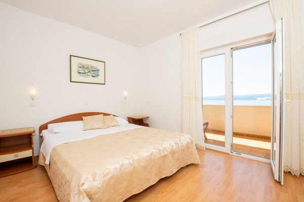 Foto van Gezellig appartement aan zee Celina - Vakantiehuis in Čelina, Lokva Rogoznica - BedRoom