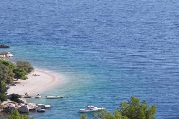 Foto van Appartement aan zee Celina - Vakantiehuis in Čelina, Lokva Rogoznica - AreaSummer1KM