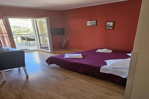 Foto van Appartement in de kustplaats Grebastica - Vakantiehuis in Grebaštica - BedRoom