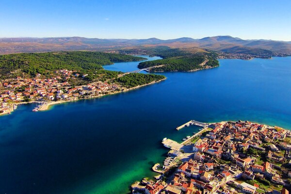 Foto van Appartement in Brodarica bij Strand Gaj - Vakantiehuis in Šibenik-Brodarica - ViewSummer