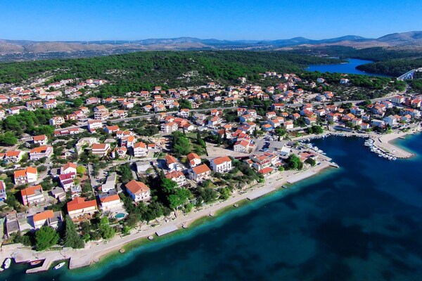 Foto van Appartement in Brodarica bij Strand Gaj - Vakantiehuis in Šibenik-Brodarica - ViewSummer