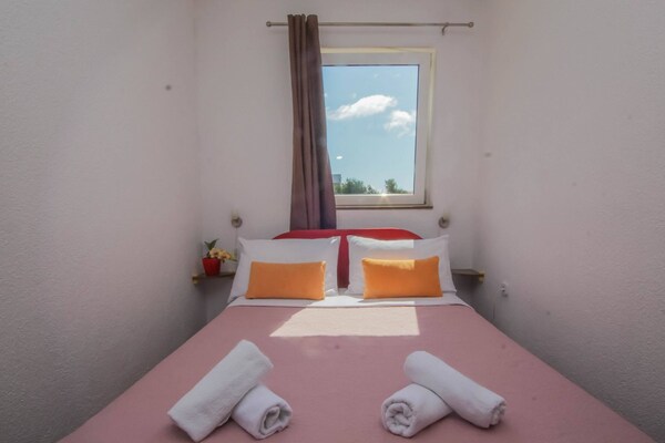 Foto van Appartement met twee slaapkamers in Jezera - Vakantiehuis in Jezera - BedRoom