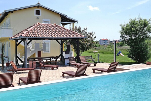 Foto van Appartement in Privlaka bij zandstranden - Vakantiehuis in Privlaka - ExteriorSummer