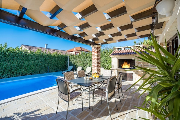 Foto van Vakantiehuis in Sukošan bij zee - Vakantiehuis in Sukosan - TerraceBalcony