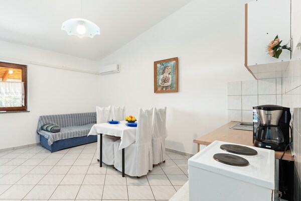 Foto van Vakantiehuis in Jasenice bij Maslenica Strand - Vakantiehuis in JASENICE - DiningRoom