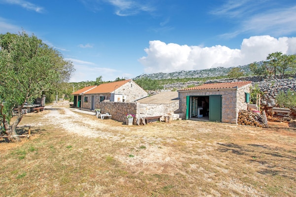 Foto van Vakantiehuis in Seline bij de Zee - Vakantiehuis in Seline - GardenSummer