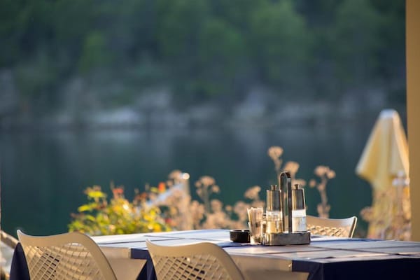 Foto van Appartement met zwembad en zeezicht in Obrovac - Vakantiehuis in Obrovac - AreaSummer5KM