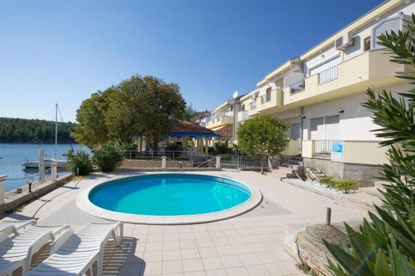 Foto van Appartement met zwembad en zeezicht in Obrovac - Vakantiehuis in Obrovac - AreaSummer5KM