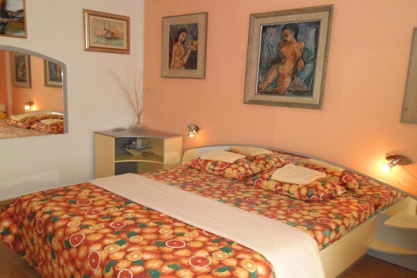 Foto van Appartement met zeezicht, terras en keuken - Vakantiehuis in Opatija - BedRoom