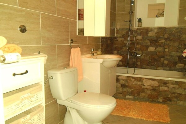 Foto van Appartement met zeezicht, terras en keuken - Vakantiehuis in Opatija - BathRoom