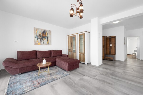 Foto van Villa in Krnica met zwembad bij strand - Vakantiehuis in Krnica - LivingRoom