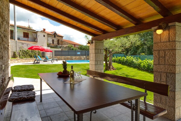 Foto van Villa Zoro Comfortabele vakantiewoning - Vakantiehuis in Škropeti - Untagged