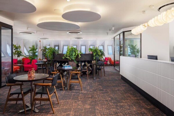 Foto van Brut Seafront Hotel by Sunday - Executive Suite - Vakantiehuis in Tel Aviv - HotelFacilitiesAndServices