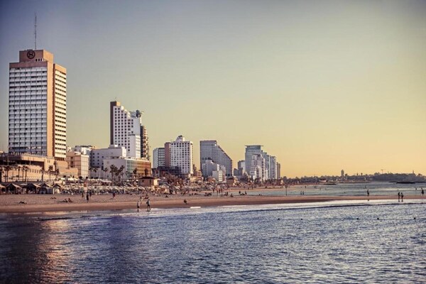 Foto van Brut Seafront Hotel by Sunday - Executive Suite - Vakantiehuis in Tel Aviv - AreaSummer5KM