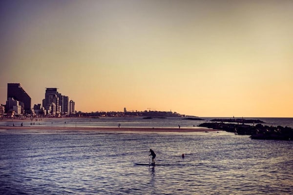 Foto van Brut Seafront Hotel by Sunday- Deluxe Vierpersoonskamer met balkon - AreaSummer5KM