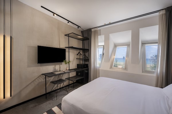 Foto van Brut Seafront Hotel by Sunday - Klassieke tweepersoonskamer - BedRoom