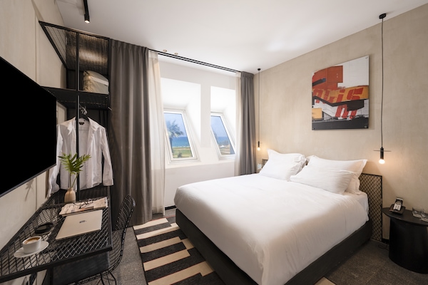 Foto van Brut Seafront Hotel by Sunday - Klassieke tweepersoonskamer - BedRoom