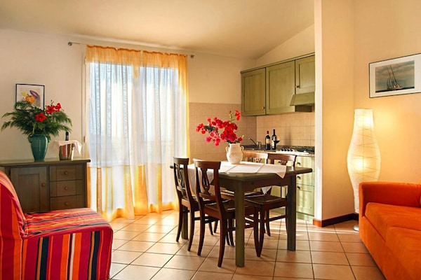 Foto van Appartement voor 5 gasten in Imperian Olive Grove - Vakantiehuis in Imperia - DiningRoom