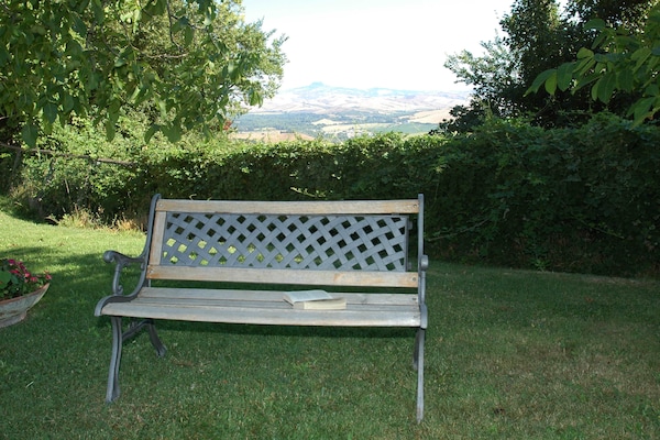 Foto van Boerderij in Proceno met zwembad en uitzicht - Vakantiehuis in Proceno - GardenSummer