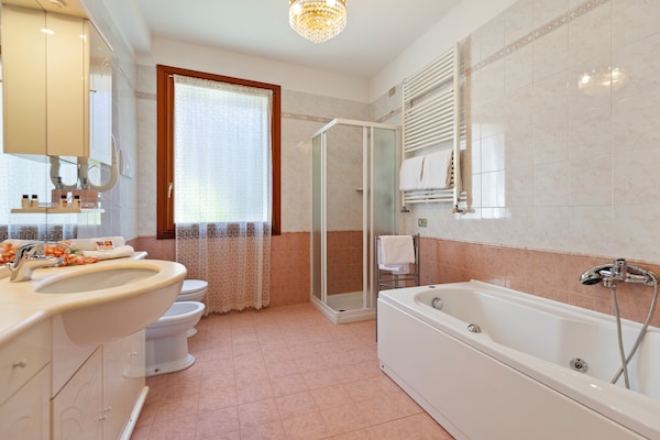 Foto van Venetiaans Huis bij San Marco - Vakantiehuis in Venezia - BathRoom