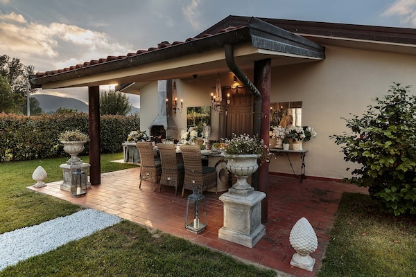 Foto van Toscaanse villa met zwembad nabij Lucca - Vakantiehuis in Lucca - Untagged