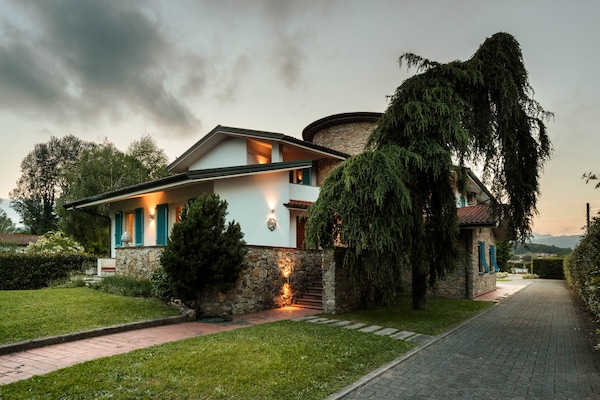 Foto van Toscaanse villa met zwembad nabij Lucca - Vakantiehuis in Lucca - Untagged