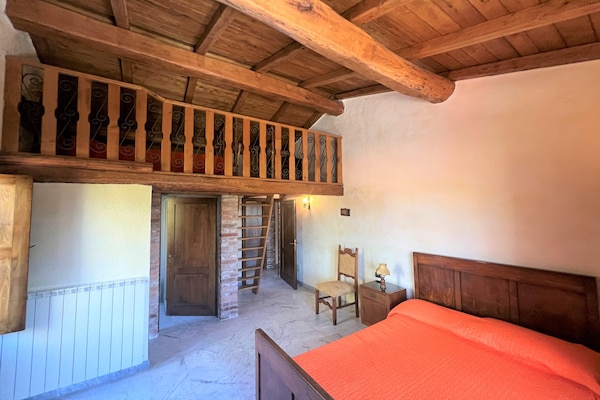 Foto van Boerderij in Aulla met privézwembad - Vakantiehuis in Aulla - BedRoom