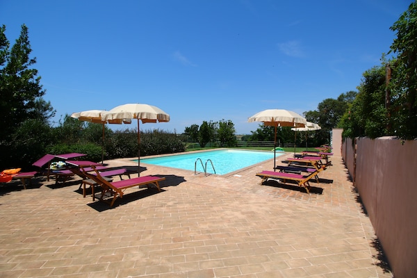 Foto van Boerderij Montalto bij Stranden - Vakantiehuis in Montalto di Castro - ExteriorSummer