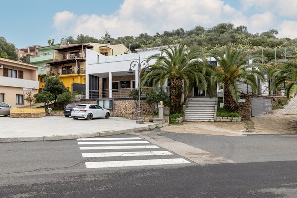 Foto van Zwembad condivisa en giardino privato - Vakantiehuis in Badesi - AreaSummer1KM