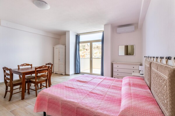 Foto van Appartement met vista mare en terrazza - Vakantiehuis in Castelsardo - DiningRoom