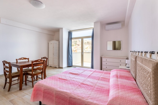 Foto van Appartement met vista mare en terrazza - Vakantiehuis in Castelsardo - DiningRoom