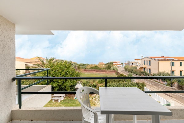 Foto van 150 meter van de zee, 2 zwembaden - Vakantiehuis in Valledoria - TerraceBalcony