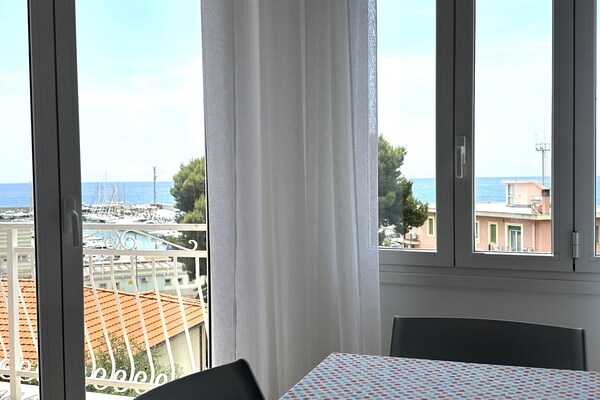 Foto van Appartement met uitzicht op zee en airconditioning - LivingRoom