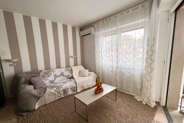 Foto van Appartement met tuinzicht in Sanremo met veranda - Vakantiehuis in Sanremo - LivingRoom