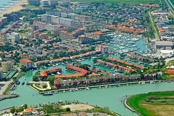 Foto van Elegant groepsverblijf in de buurt van Caorle - Vakantiehuis in Porto Santa Margherita - Caorle - AreaSummer20KM