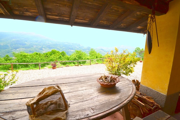 Foto van Cottage in Pescia met zwembad en tuin - Vakantiehuis in San Quirico - Pescia - TerraceBalcony