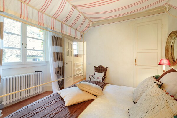 Foto van Villa in Camaiore met zwembad en Toscaanse uitzicht - BedRoom